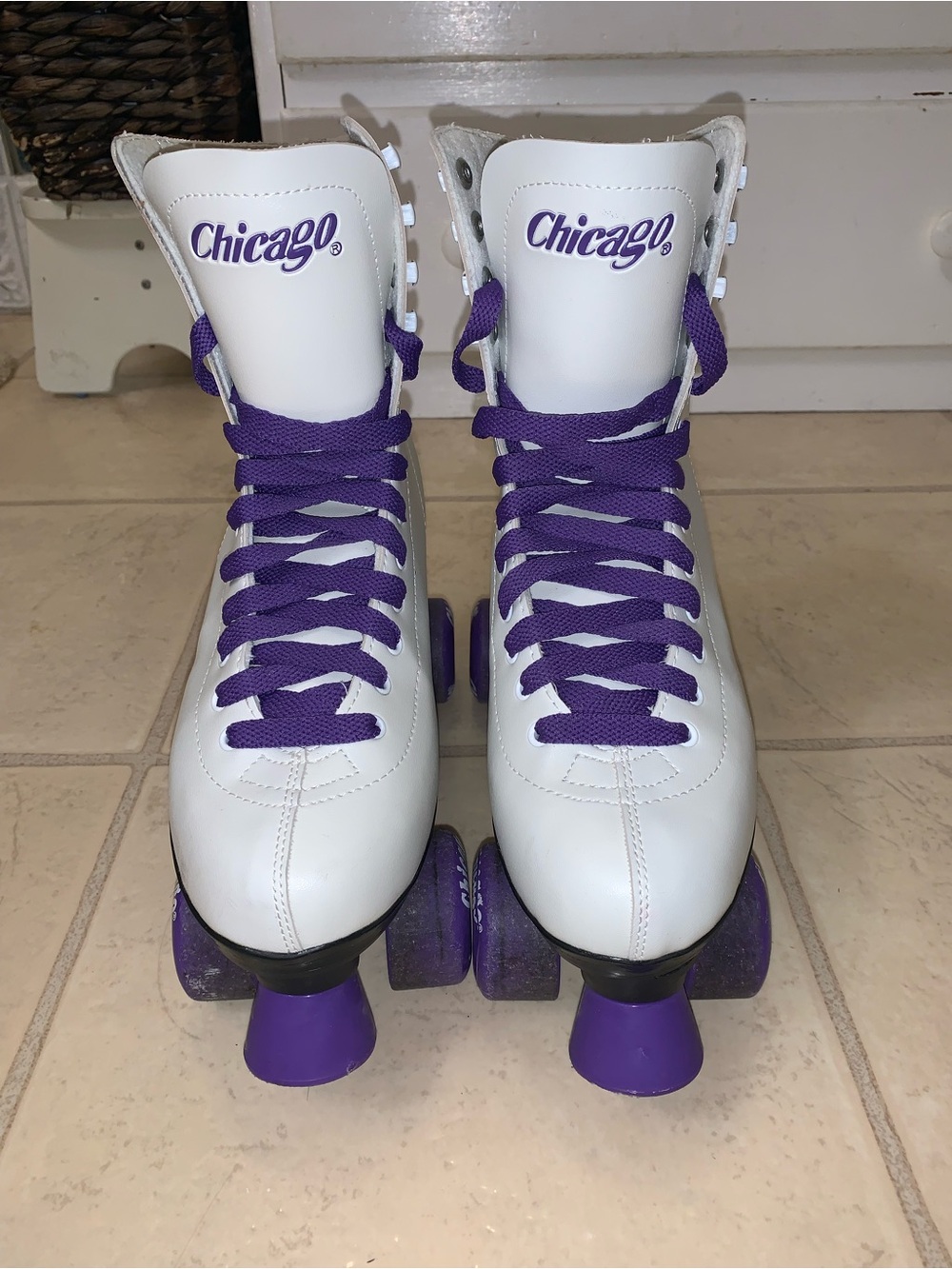 Chicago White Roller Skates Women’s Size 9